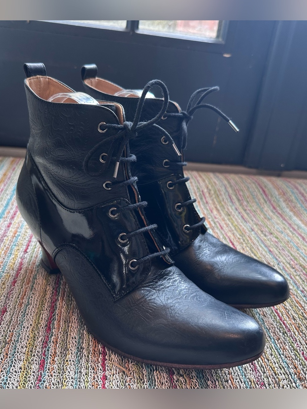 Fluevog EXCELLENT Wonder Iguazú black embossed/patent lace-up ankle boot- 8.5